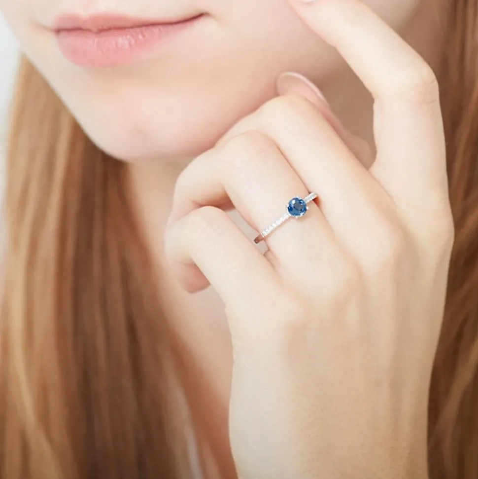 Diamantring aus 585er Weißgold mit Blautopas DR0438