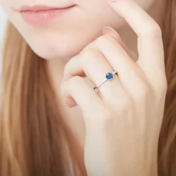 Diamantring aus 585er Weißgold mit Blautopas DR0438