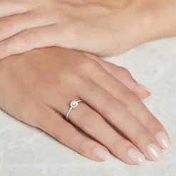 Diamantring aus 14-karätigem Weißgold VR0344