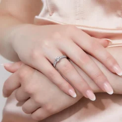 Diamantring für Damen aus Weißgold oder Platin BDR0006-WSL