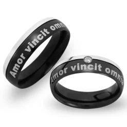 Geschwärzte Edelstahl Eheringe mit Lasergravur R9112lg