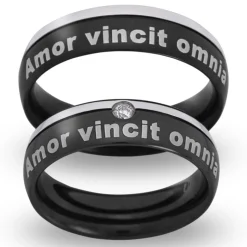 Geschwärzte Edelstahl Eheringe mit Lasergravur R9112lg