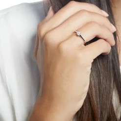 14K Weißgoldring mit Diamanten VR0325