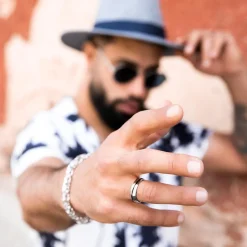 Ring aus Edelstahl poliert schwarze Rille 6mm R9216SL