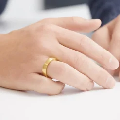 Vergoldete Edelstahl-Trauringe mit Steinbesatz R9238s