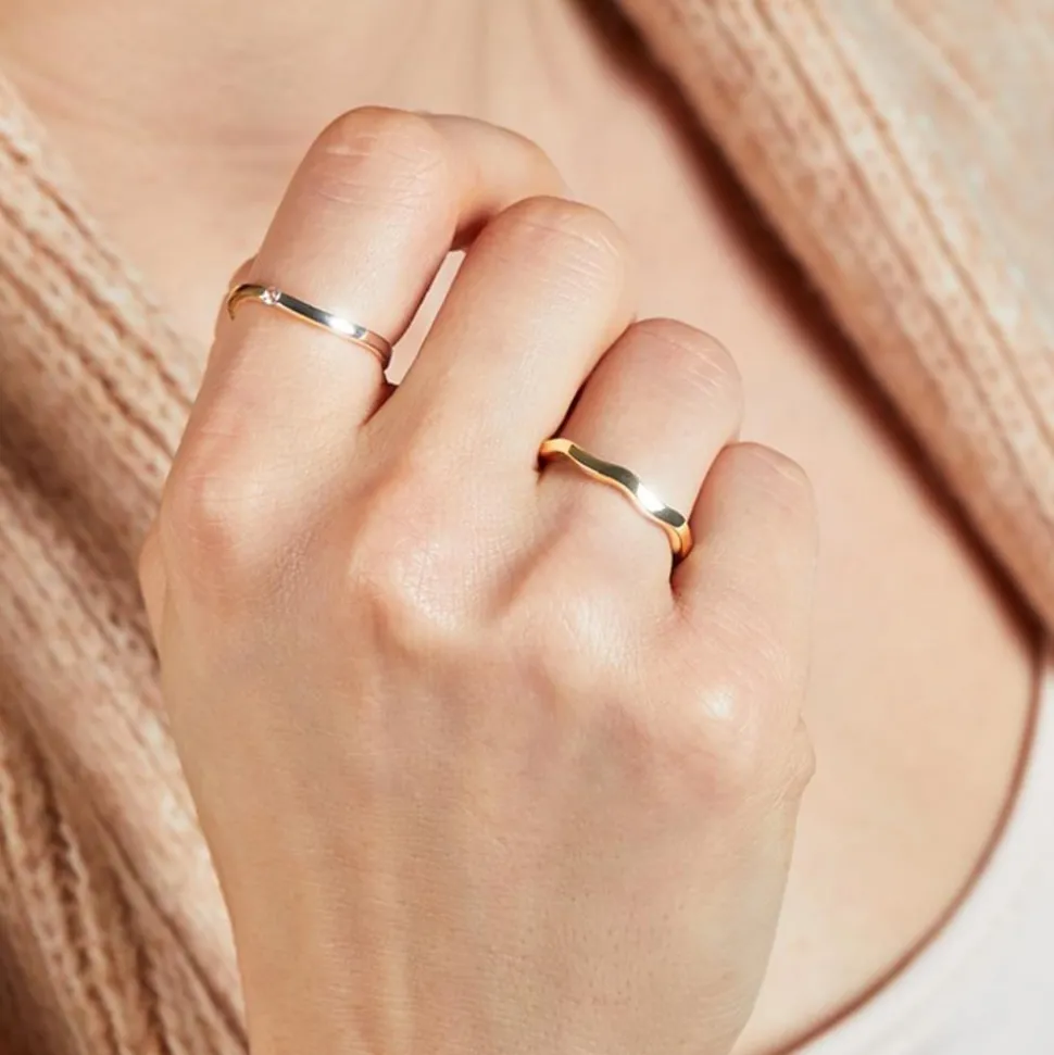 Wellenförmiger Ring aus 8-karätigem Gold GR0169