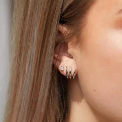 Zirkoniabesetzte Ohrstecker für Damen aus 925er Silber SE1064