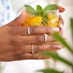 Zirkoniabesetzter Ring für Damen aus 925er Silber SR0496